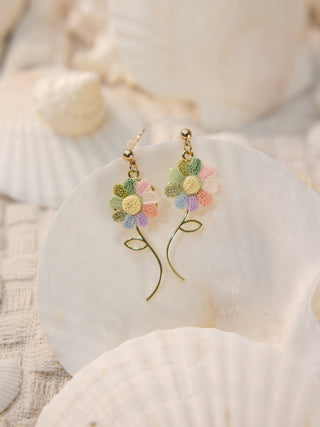 Spinning Colorful Daisy Mirco Crochet Earrings - Happy Vanilla Crochet