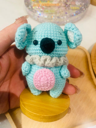 Cuddle Crew Friends - Happy Vanilla Crochet