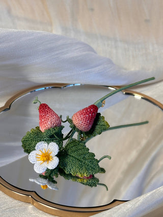 Brooches Micro-Crochet that Blossom on Your Heart —Bloom Where You're Planted - Happy Vanilla Crochet