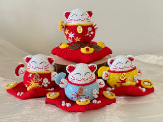 Fortune Feline Family: Adorable Lucky Cat Crochet Collection