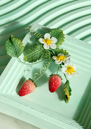 Strawberry Brooch and earrings Micro Crochet