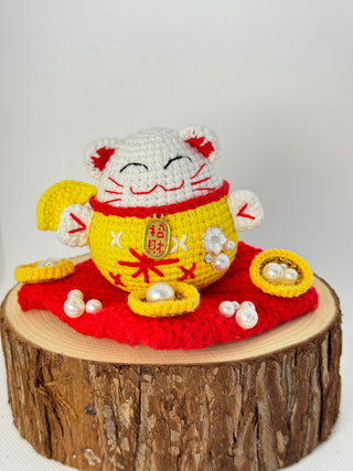 Fortune Feline Family: Adorable Lucky Cat Crochet Collection