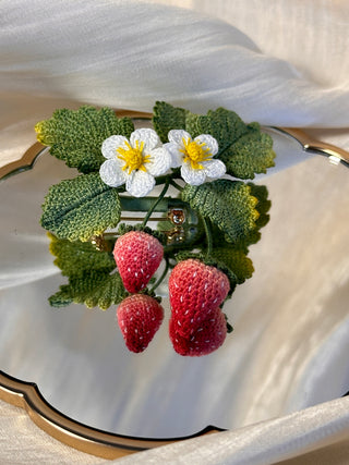 Brooches Micro-Crochet that Blossom on Your Heart —Bloom Where You're Planted