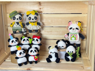 Rencontrez les adorables géants : les pandas au crochet