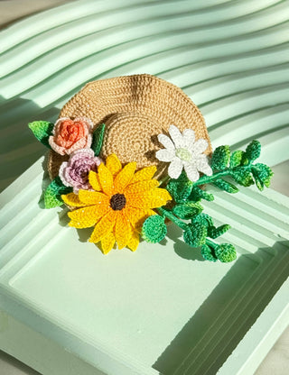 Broche à chapeau en micro crochet