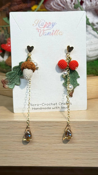 Boucles d'oreilles pendantes de Noël en micro-crochet — De petits trésors pour vos oreilles