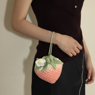 Strawberry bag and bag charm — Wimbledon Limited Edition - Happy Vanilla Crochet